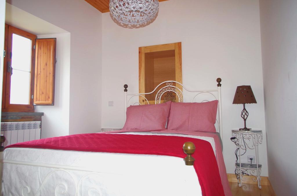 Casas Do Sinhel Guest House Cha de Alvares Екстериор снимка