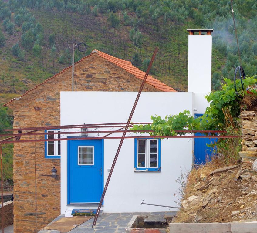 Casas Do Sinhel Guest House Cha de Alvares Екстериор снимка